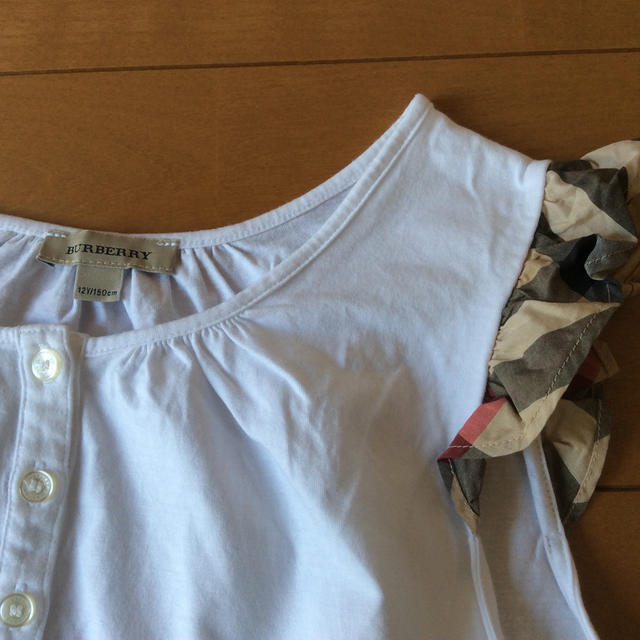 BURBERRY(バーバリー)のBURBERRY 150 カットソー バーバリー キッズ/ベビー/マタニティのキッズ服女の子用(90cm~)(Tシャツ/カットソー)の商品写真