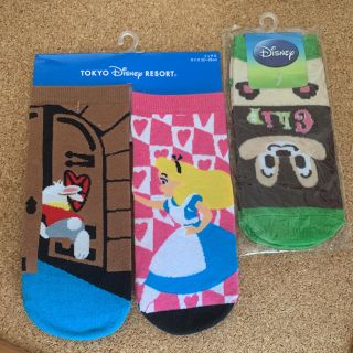 ディズニー アリス 靴下の通販 47点 Disneyのレディースを買うならラクマ