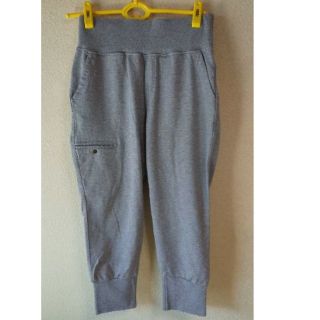 フェリシモ(FELISSIMO)のスウェットパンツ(クロップドパンツ)