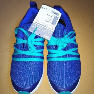 アディダス(adidas)のadidas    22.5cm(スニーカー)