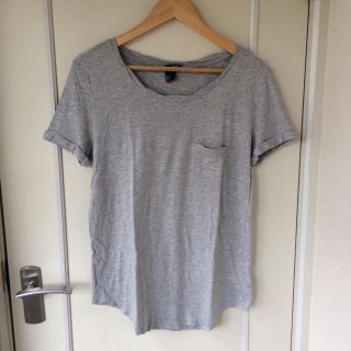 エイチアンドエム(H&M)の【出品最終日】 H&M ❁﻿ Tシャツ グレー(Tシャツ(半袖/袖なし))