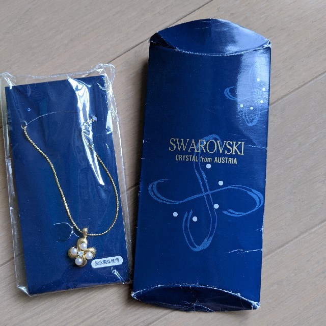 SWAROVSKI(スワロフスキー)のスワロフスキー パール クローバー ネックレス レディースのアクセサリー(ネックレス)の商品写真