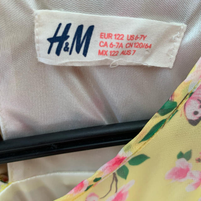 H&M(エイチアンドエム)のH&M ワンピース 120 キッズ/ベビー/マタニティのキッズ服女の子用(90cm~)(ワンピース)の商品写真