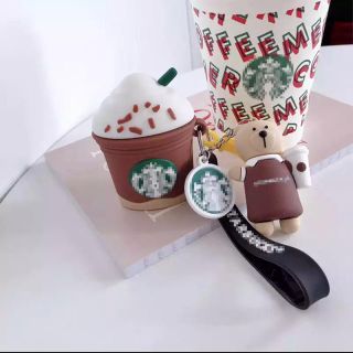 スターバックスコーヒー(Starbucks Coffee)の【激レア】★送料無料★ ベアリスタキーホルダー付き スタバ AirPodsケース(モバイルケース/カバー)