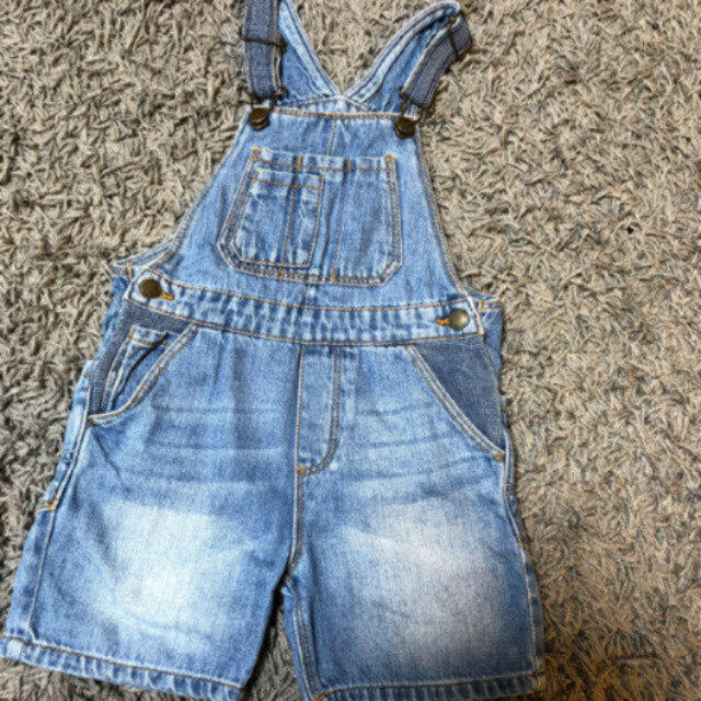 ZARA KIDS(ザラキッズ)のzaraサロペットハーフ98㌢ キッズ/ベビー/マタニティのキッズ服男の子用(90cm~)(パンツ/スパッツ)の商品写真