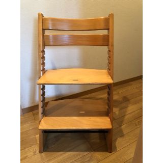 ストッケ(Stokke)のトリップトラップ(デスクチェア)