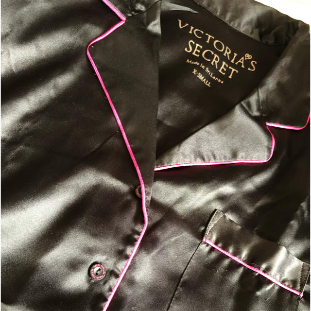 Victoria's Secret(ヴィクトリアズシークレット)のVictoria's secret サテンパジャマ ブラック レディースのルームウェア/パジャマ(パジャマ)の商品写真