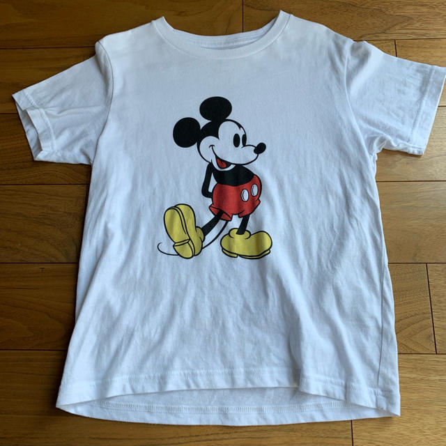 UNIQLO(ユニクロ)のUNIQLOユニクロUT ミッキーTシャツ130cm キッズ/ベビー/マタニティのキッズ服男の子用(90cm~)(Tシャツ/カットソー)の商品写真