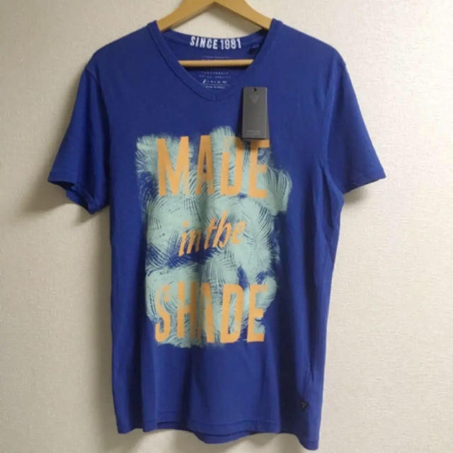 GUESS(ゲス)の定価5292円 新品 GUESS ゲス メンズ Tシャツ Vネック 正規品 メンズのトップス(Tシャツ/カットソー(半袖/袖なし))の商品写真