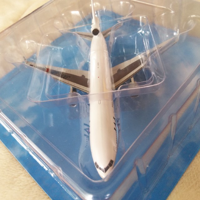 JAL(日本航空)(ジャル(ニホンコウクウ))のJAL旅客機 プラモデル（MCDONNEL DOUGLAS MD-11） エンタメ/ホビーのおもちゃ/ぬいぐるみ(模型/プラモデル)の商品写真