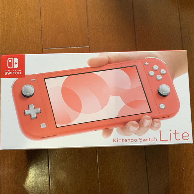 Nintendo Switch(ニンテンドースイッチ)のNintendo switch lite コーラル エンタメ/ホビーのゲームソフト/ゲーム機本体(家庭用ゲーム機本体)の商品写真