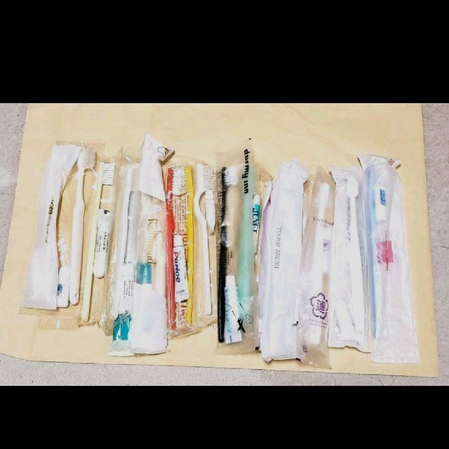 歯ブラシ　16本セット コスメ/美容のオーラルケア(歯ブラシ/デンタルフロス)の商品写真