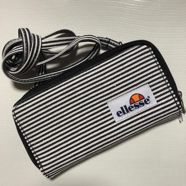 ellesse(エレッセ)の新品☆セブン限定 mini付録 エレッセ お財布携帯ポシェット キッズ/ベビー/マタニティのこども用バッグ(ポシェット)の商品写真