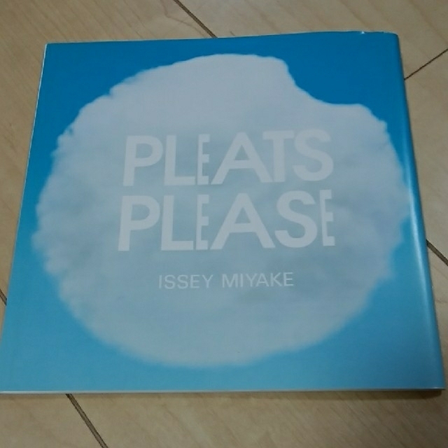 PLEATS PLEASE ISSEY MIYAKE(プリーツプリーズイッセイミヤケ)のプリーツプリーズ カタログ レディースのレディース その他(その他)の商品写真