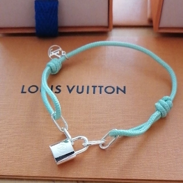 LOUIS VUITTON - ♡LOUIS VUITTON ルイヴィトン シルバー・ロックイット♡の通販 by Soha's shop｜ルイ