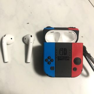 アップル(Apple)のAirpods エアーポッツ(ヘッドフォン/イヤフォン)