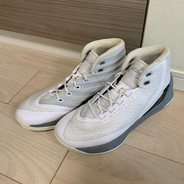 UNDER ARMOUR(アンダーアーマー)のアンダーアーマー　カリー3 underarmour curry3 27cm メンズの靴/シューズ(スニーカー)の商品写真