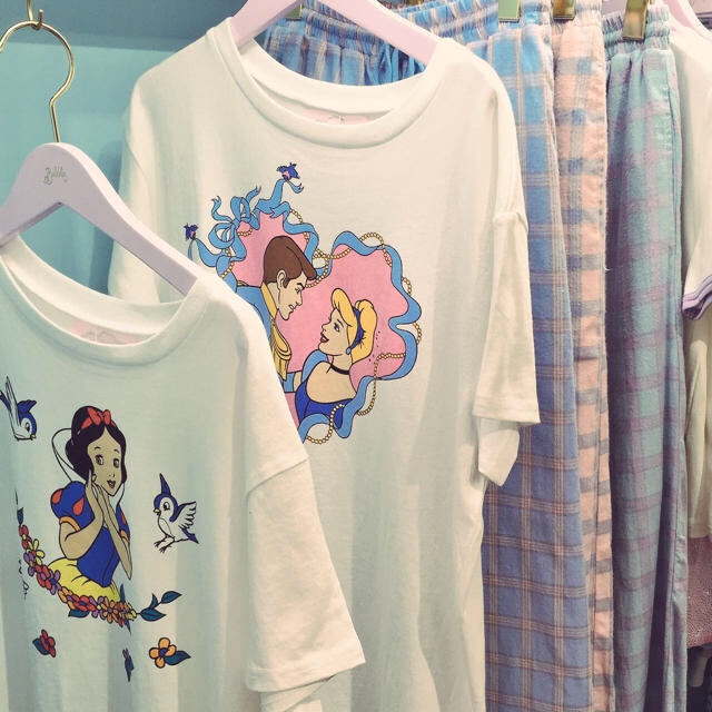 Disney(ディズニー)のbubbles シンデレラ Tシャツ レディースのトップス(Tシャツ(半袖/袖なし))の商品写真