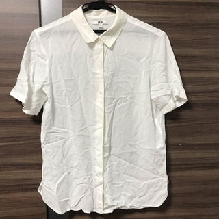 ユニクロ(UNIQLO)の白 シャツ テロテロ㊿(シャツ/ブラウス(半袖/袖なし))
