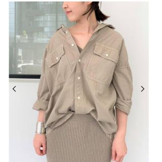 アパルトモンドゥーズィエムクラス(L'Appartement DEUXIEME CLASSE)の【REMI RELIEF/レミレリーフ】Chambray シャツ　ベージュ(シャツ/ブラウス(長袖/七分))