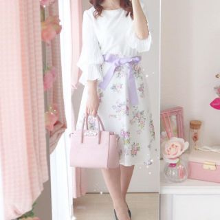 トッコ(tocco)のtocco closet 17___yさんコラボ 花柄スカート フラワースカート(ひざ丈スカート)