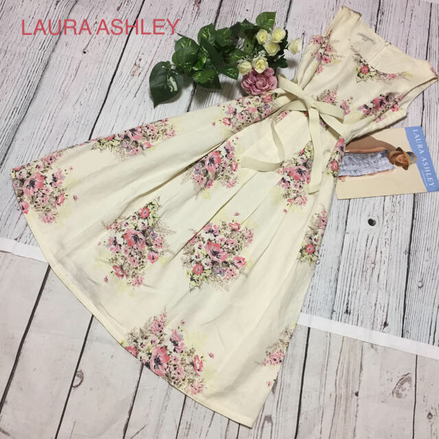 LAURA ASHLEY(ローラアシュレイ)の♡ローラアシュレイワンピース美品♡お花柄♡ レディースのワンピース(ロングワンピース/マキシワンピース)の商品写真