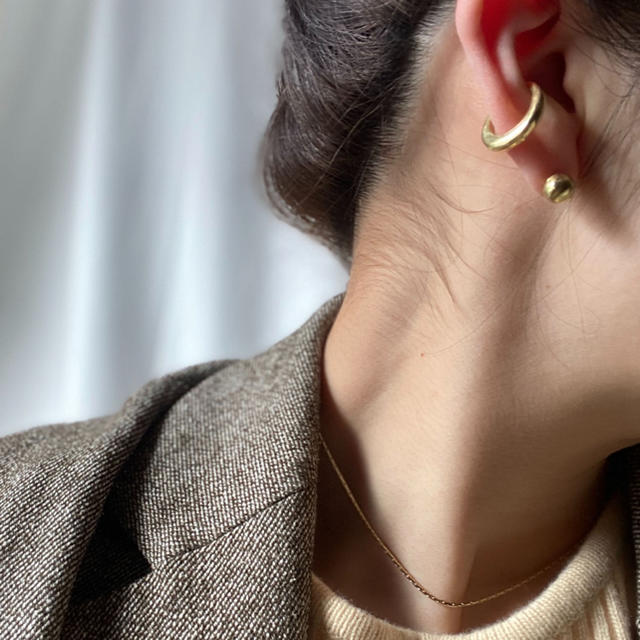 BEAUTY&YOUTH UNITED ARROWS(ビューティアンドユースユナイテッドアローズ)のme and her brass 歪tsubu piece レディースのアクセサリー(ピアス)の商品写真