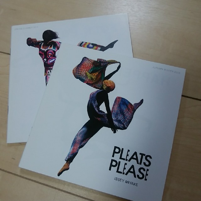 PLEATS PLEASE ISSEY MIYAKE(プリーツプリーズイッセイミヤケ)のプリーツプリーズ カタログ 7冊セット レディースのレディース その他(その他)の商品写真