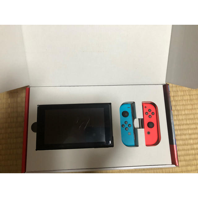 Nintendo Switch(ニンテンドースイッチ)のNintendo Switch 本体 エンタメ/ホビーのゲームソフト/ゲーム機本体(家庭用ゲーム機本体)の商品写真