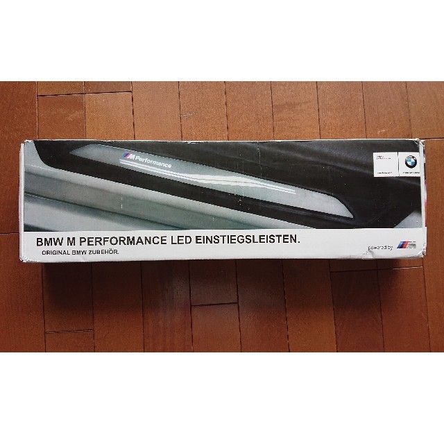 BMW M PERFORMANCE LED エントランスカバー