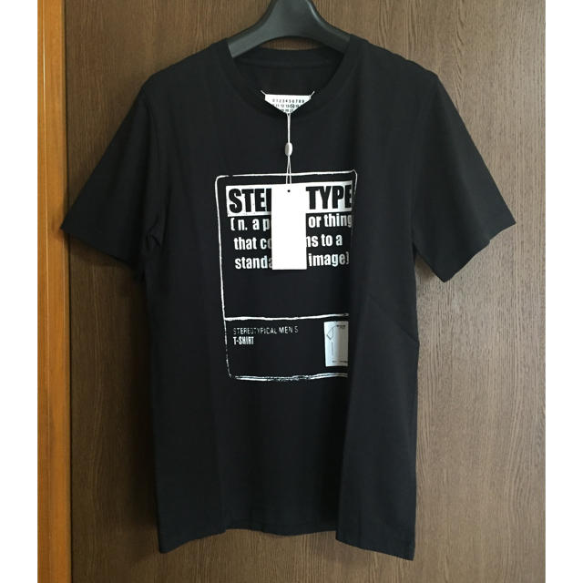 Maison Martin Margiela(マルタンマルジェラ)の黒46新品 メゾン マルジェラ ステレオタイプ プリント Tシャツ ブラック  メンズのトップス(Tシャツ/カットソー(半袖/袖なし))の商品写真