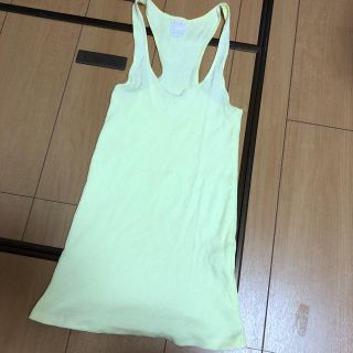 ザラ(ZARA)のザラ  タンクトップ　蛍光黄色(タンクトップ)