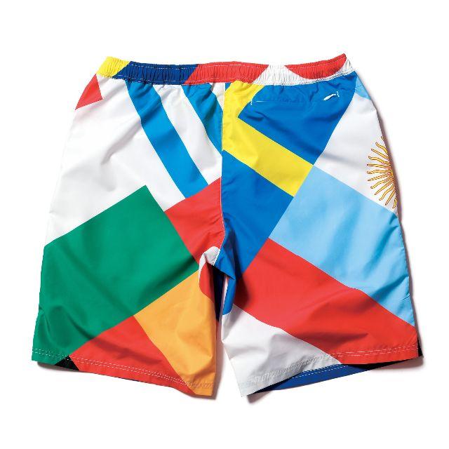 F.C.R.B.(エフシーアールビー)の50％オフ！FCRB マルチL FLAG PATTERN SHORTS メンズのパンツ(ショートパンツ)の商品写真