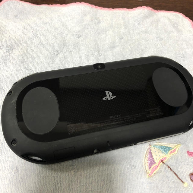 PS Vita PCH-2000 本体