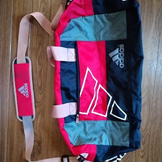 アディダス(adidas)のadidad/アディダス　スポーツバッグ　赤黒(ショルダーバッグ)