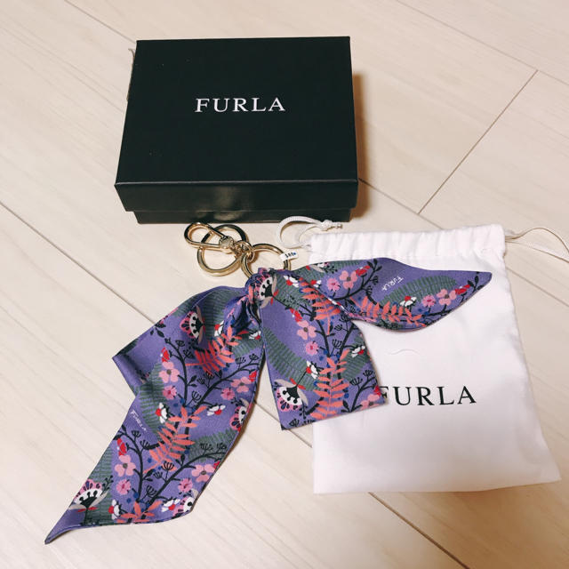 Furla(フルラ)のフルラ   バッグチャーム  新品未使用 パープルリボン ハンドメイドのファッション小物(バッグチャーム)の商品写真