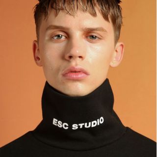 バレンシアガ(Balenciaga)のesc studio タートルネック(ニット/セーター)