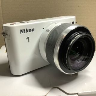 ニコン(Nikon)の【美品】ミラーレス一眼 Nikon 1 付属品多数(ミラーレス一眼)