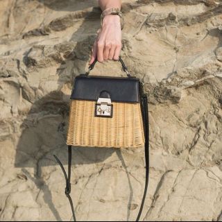 アメリヴィンテージ(Ameri VINTAGE)のAmeri MEDI TRAPEZE RATTAN COMBI BAG(かごバッグ/ストローバッグ)