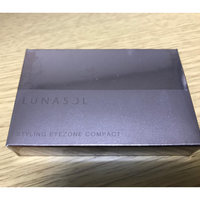 LUNASOL(ルナソル)のルナソル　LUNASOL スタイリングアイゾーンコンパクト01 gree様専用 コスメ/美容のベースメイク/化粧品(パウダーアイブロウ)の商品写真