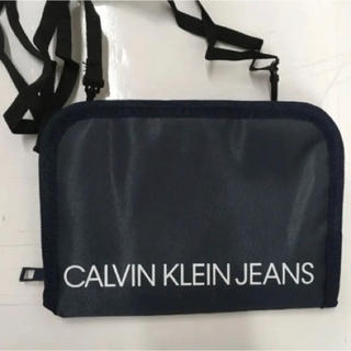 カルバンクライン(Calvin Klein)のCALVIN KLEIN JEANS ショルダーストラップ付き多機能ケース(ショルダーバッグ)