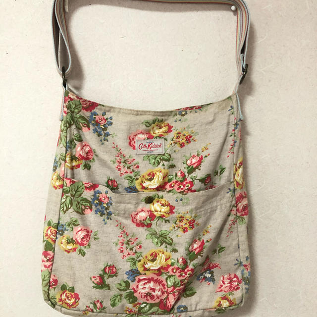 Cath Kidston(キャスキッドソン)のCath  Kidston メッセンジャーバッグ　中古 レディースのバッグ(ショルダーバッグ)の商品写真