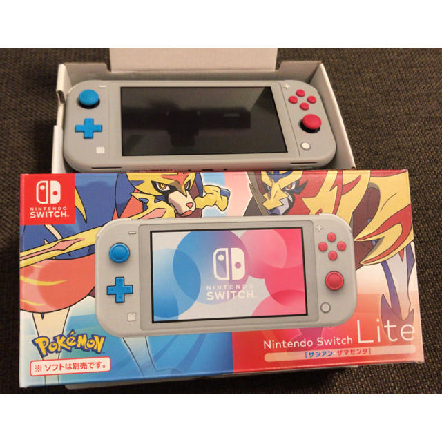 Nintendo Switch(ニンテンドースイッチ)のNintendo Switch lite ザシアン・ザマゼンタ　ケース付き エンタメ/ホビーのゲームソフト/ゲーム機本体(携帯用ゲーム機本体)の商品写真