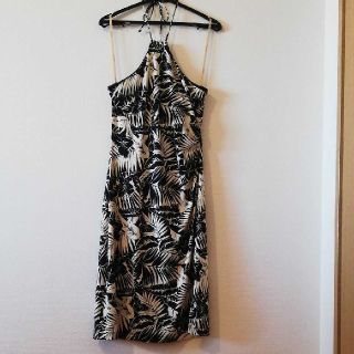 ビーシービージーマックスアズリア(BCBGMAXAZRIA)のBCBG ワンピース 花柄(ひざ丈ワンピース)