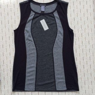 バナナリパブリック(Banana Republic)のANN TAYLOR ノースリーブカットソー　新品(カットソー(半袖/袖なし))