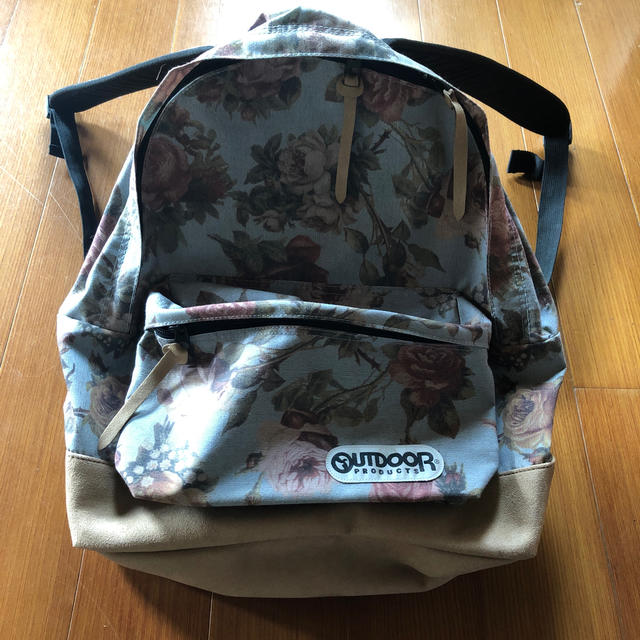 OUTDOOR(アウトドア)のOUTDOOR × earthmusic&ecology リュック　未使用品 レディースのバッグ(リュック/バックパック)の商品写真