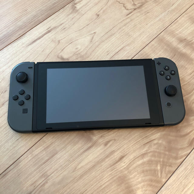 Nintendo Switch(ニンテンドースイッチ)のNintendo Switch JOY-CON グレー 本体   エンタメ/ホビーのゲームソフト/ゲーム機本体(家庭用ゲーム機本体)の商品写真