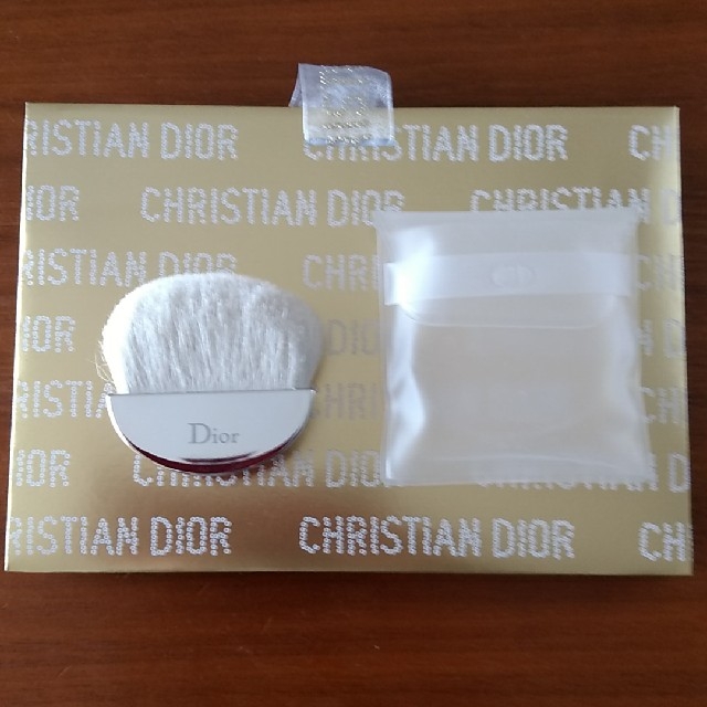 Dior(ディオール)のDior　ルースパウダーブラシ コスメ/美容のメイク道具/ケアグッズ(チーク/フェイスブラシ)の商品写真