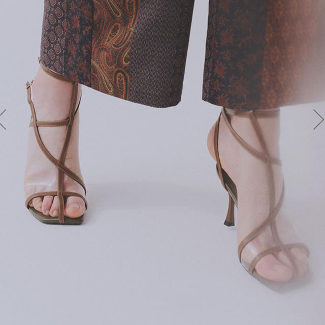 Ameri VINTAGE(アメリヴィンテージ)のAMERI❤︎MEDI CLEAR STRINGS UPPER HEEL M レディースの靴/シューズ(サンダル)の商品写真