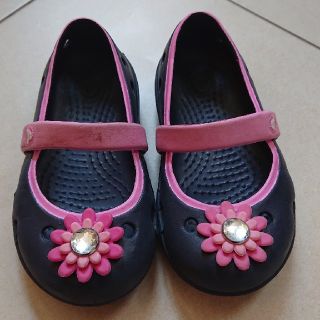 クロックス(crocs)のクロックス サンダル 女の子 C6 13～14cm(サンダル)